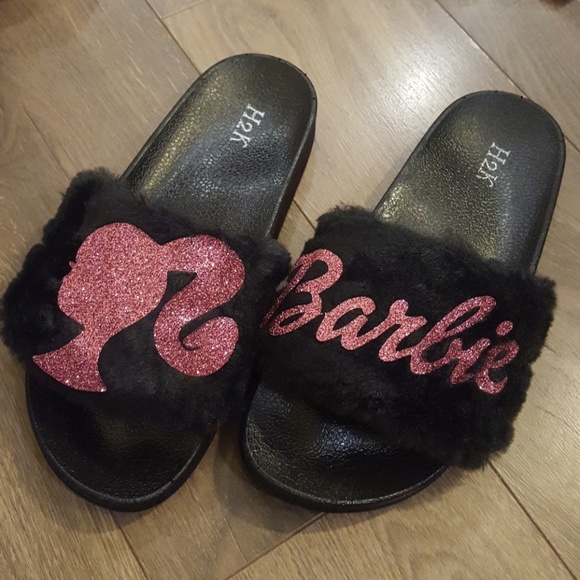 Barbie fur slippers - Picture 2 of 3